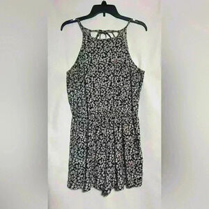 Floral Print Romper, Brand Unknown, Bought at Kohls, Womens Size Medium A0054
